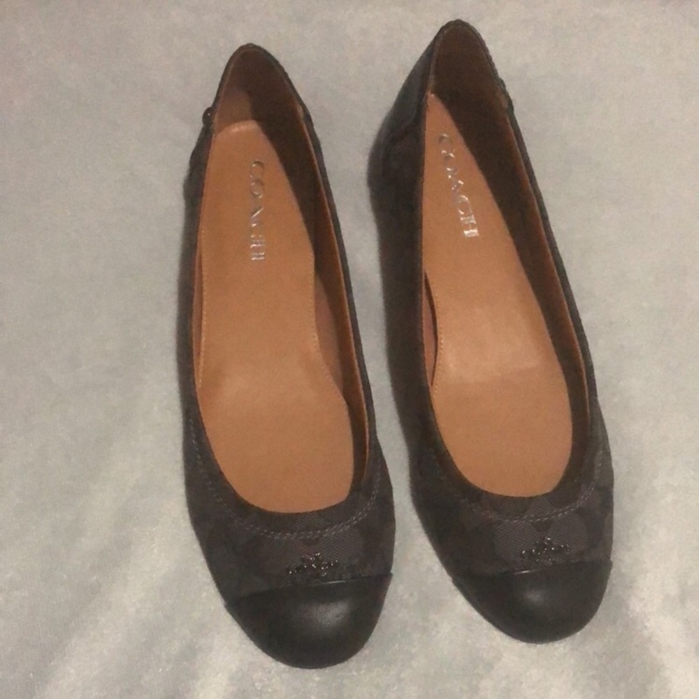 Coach Woman’s Chelsea outline- signature flats